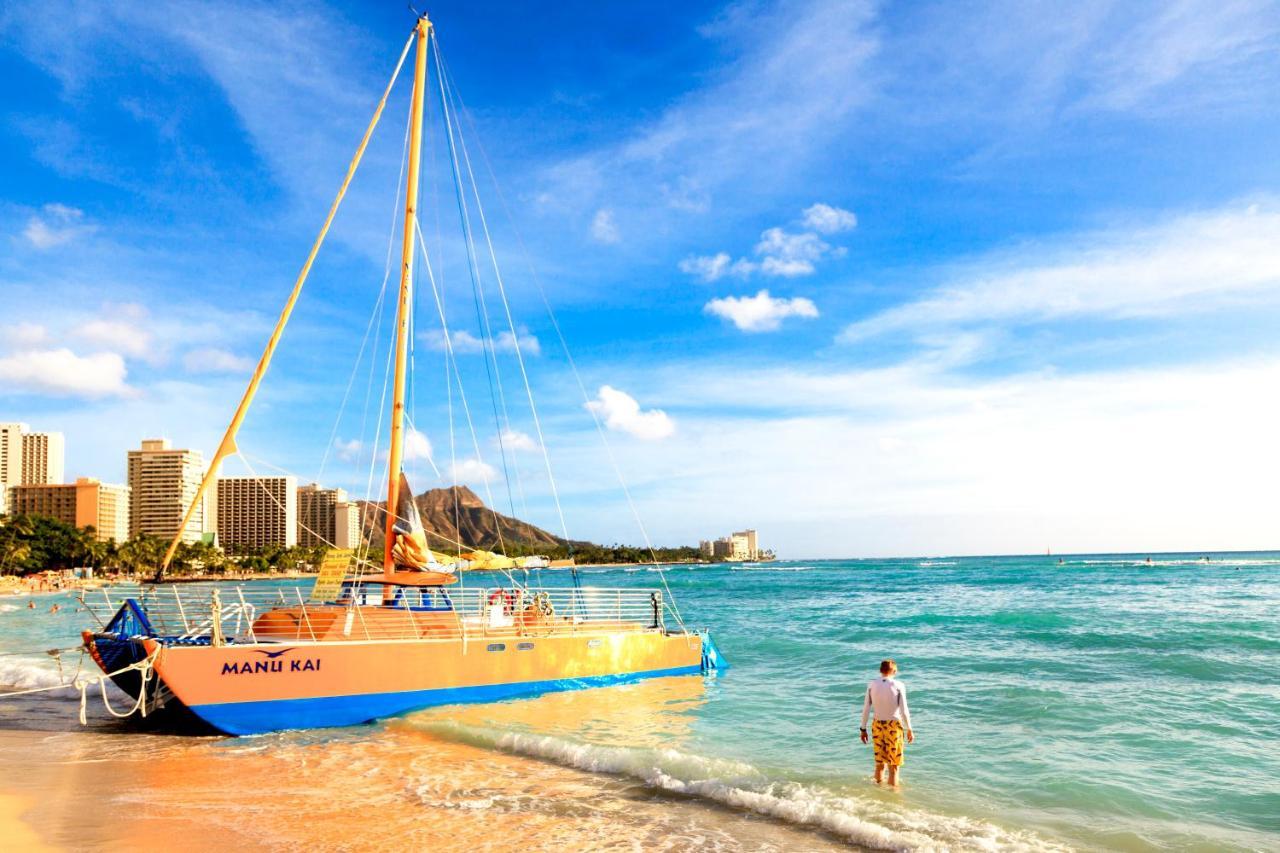 Aloha Vibes Await! Stylish Condo At Aloha Surf - Mountain And City Views Honolulu Exterior photo