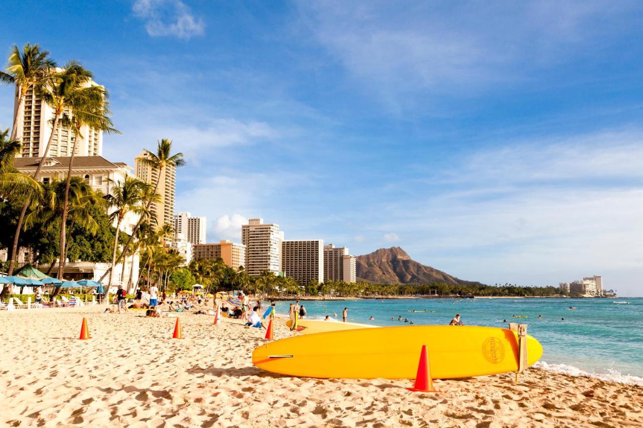 Aloha Vibes Await! Stylish Condo At Aloha Surf - Mountain And City Views Honolulu Exterior photo