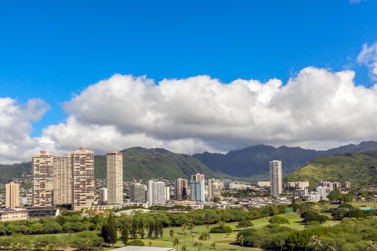 Aloha Vibes Await! Stylish Condo At Aloha Surf - Mountain And City Views Honolulu Exterior photo