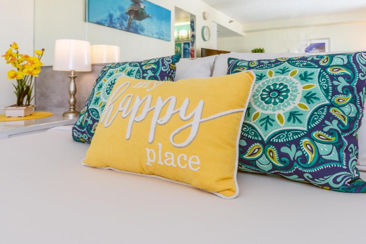 Aloha Vibes Await! Stylish Condo At Aloha Surf - Mountain And City Views Honolulu Exterior photo