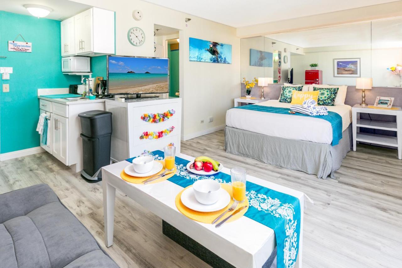 Aloha Vibes Await! Stylish Condo At Aloha Surf - Mountain And City Views Honolulu Exterior photo